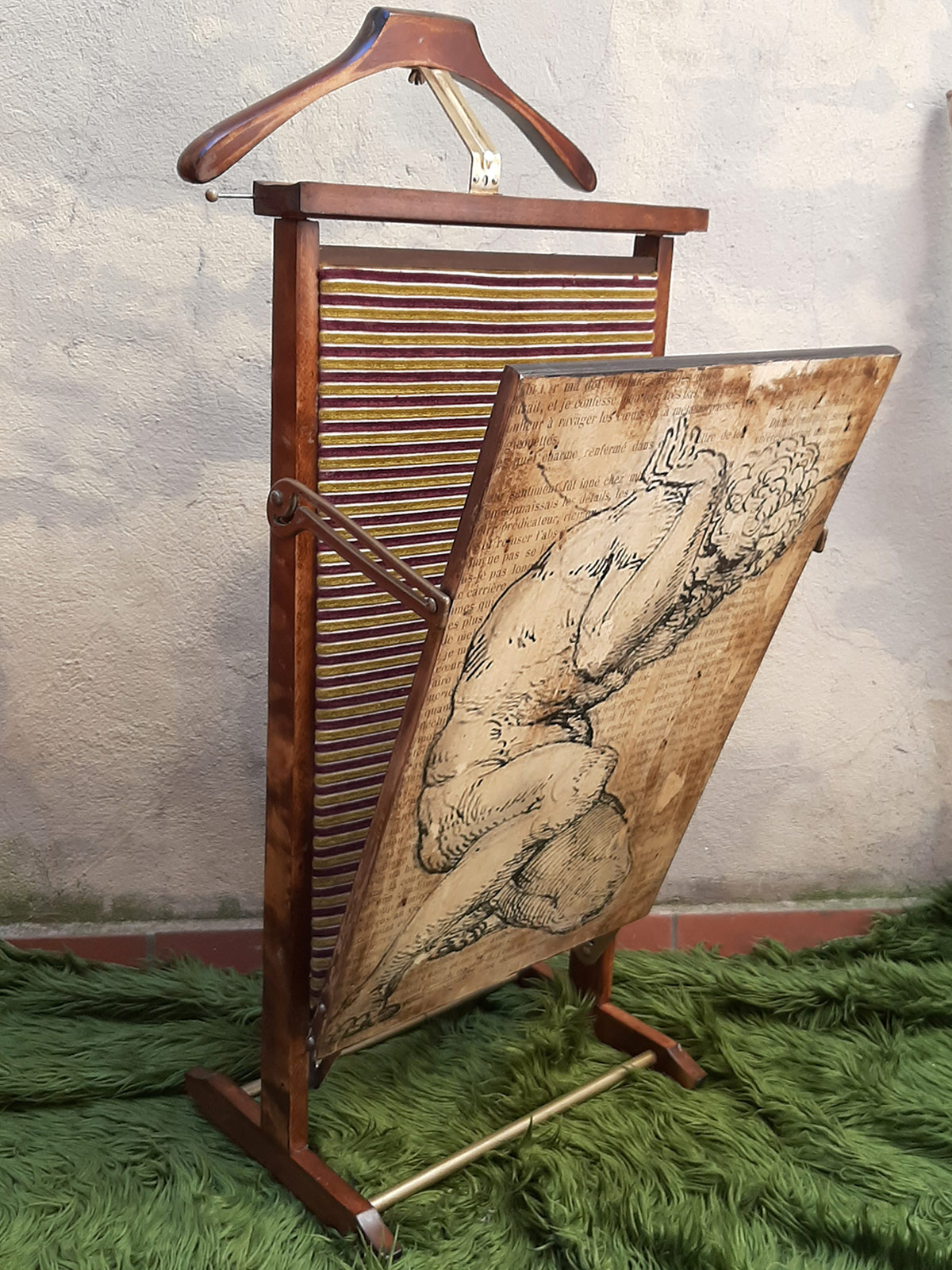 Servo muto su misura ad Arezzo in legno con rivestimento in velluto a righe stile incisione antica – complemento d’arredo artigianale